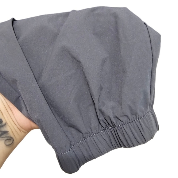 Banana Republic Men's Windbreaker Jogger Pants - Picture 9 of 10